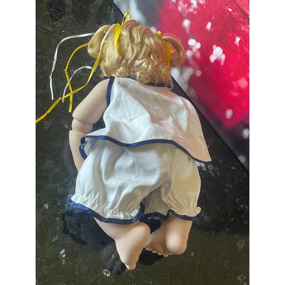 Porcelain 14” Doll Holly by Tuss William Tung - Picture 3 of 10